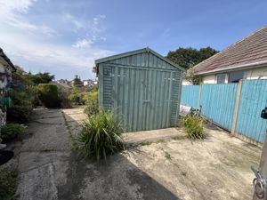 Shed / Garage- click for photo gallery